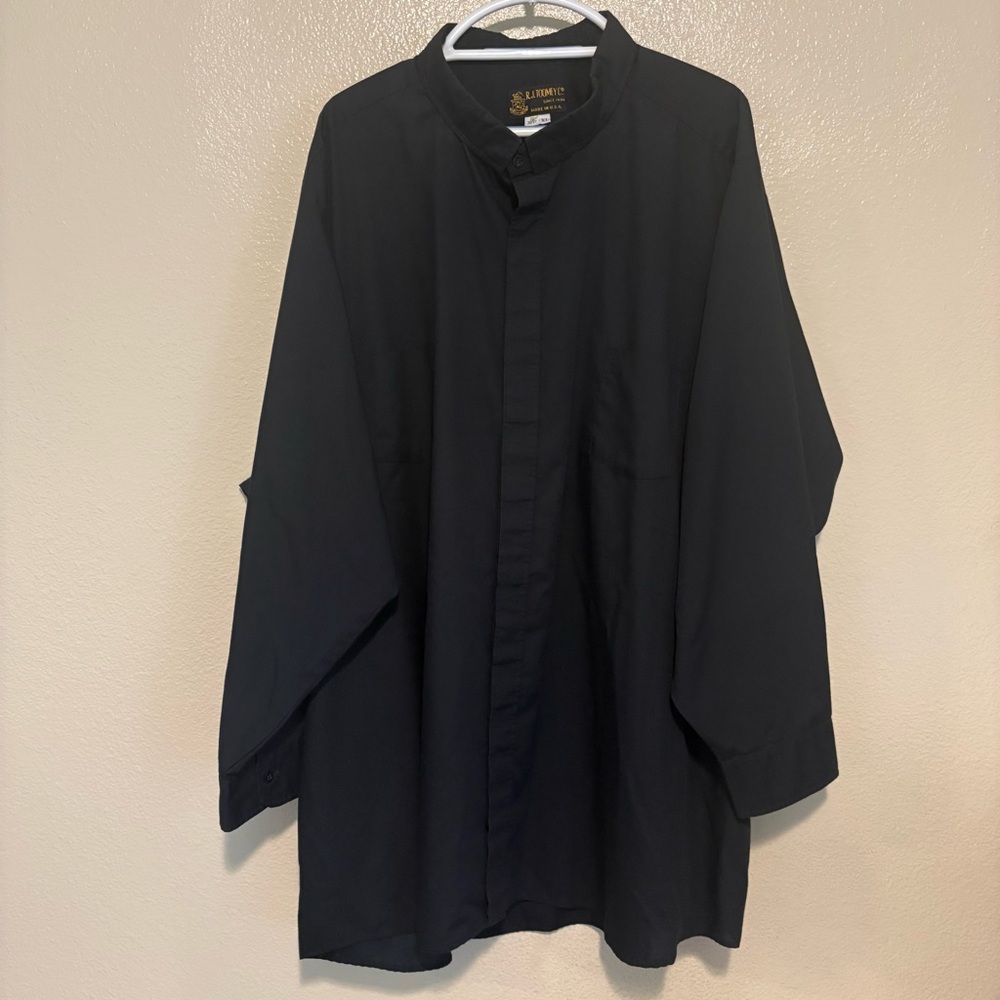 R.J. Toomey Co. XL 22 36/37 Black Long Sleeve Clergy Button Shirt